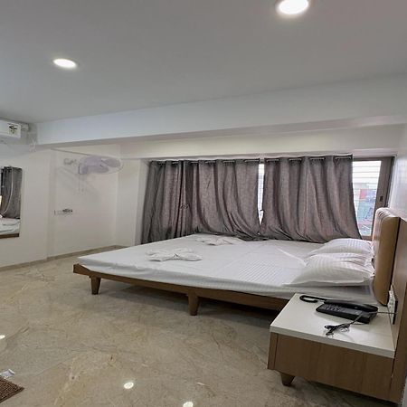 Hotel Ruchi Executive Satara Ngoại thất bức ảnh