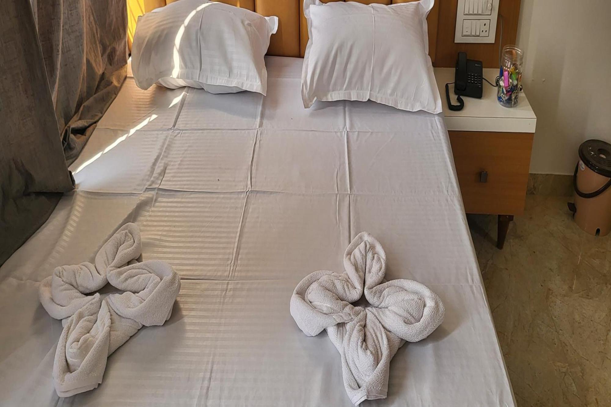 Hotel Ruchi Executive Satara Ngoại thất bức ảnh